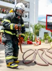 Campeonato de técnicas bombeirísticas marca encerramento do curso de formação de soldados bombeiros