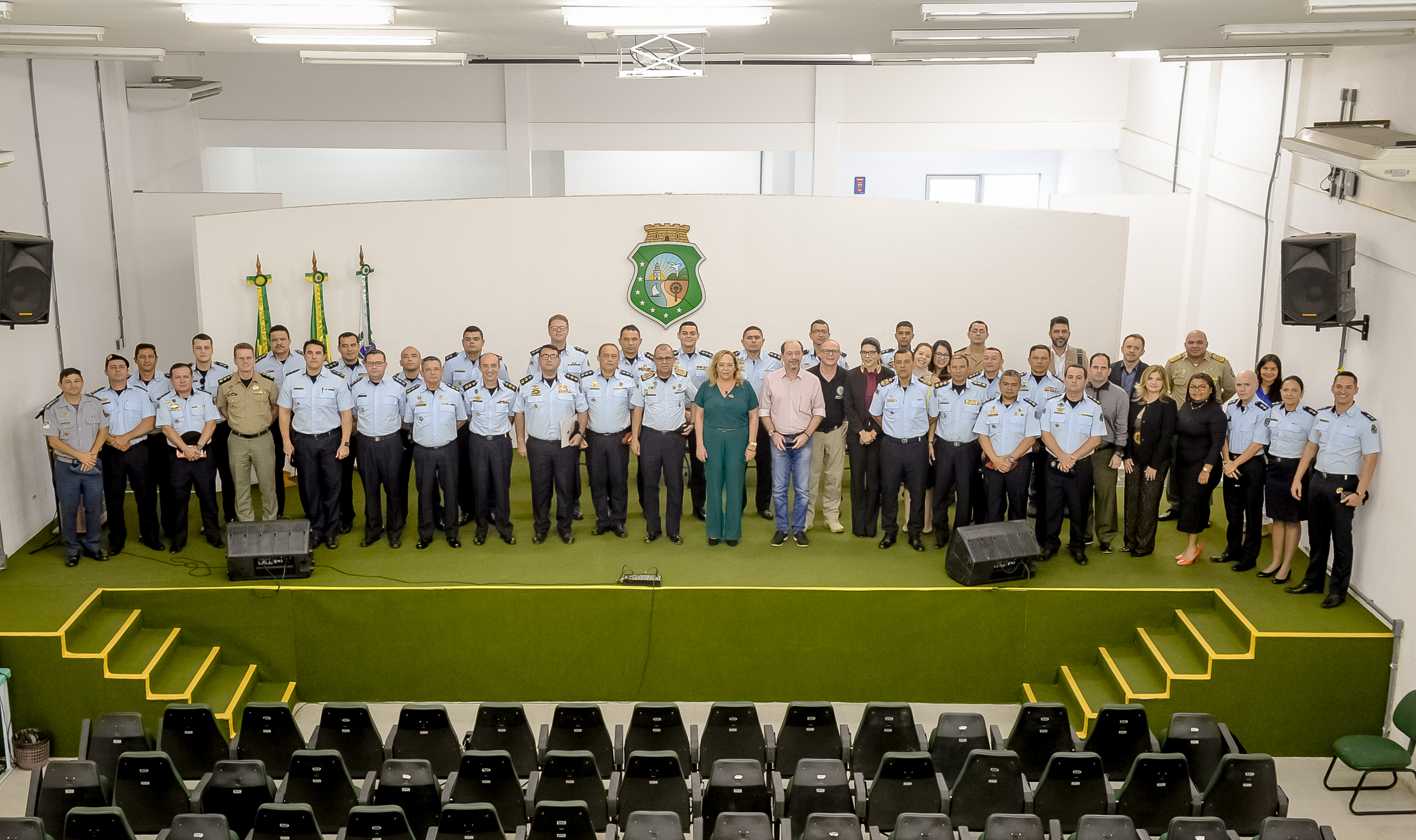 Programas de Policiamento Comunitário e Programas de Capacitação