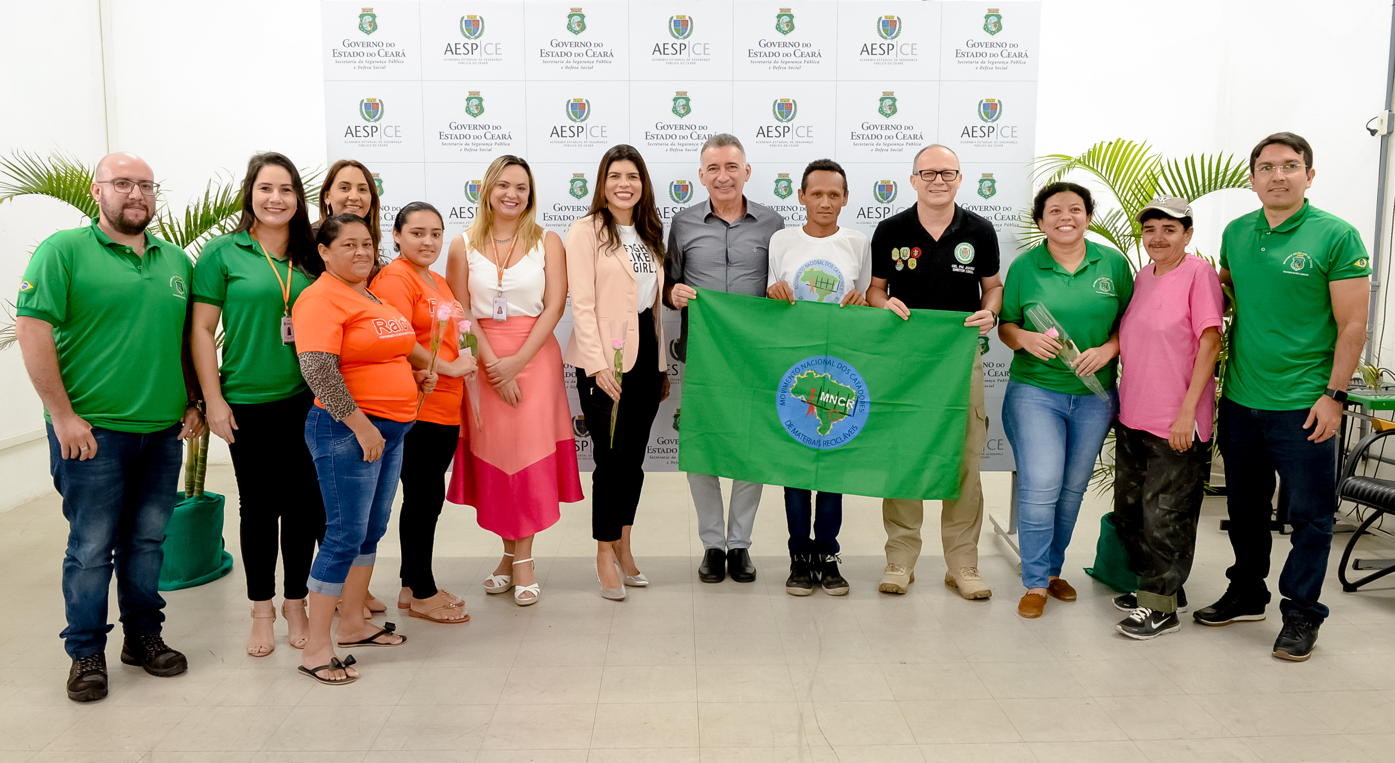 Seplag assina com a SEMA e a Socrelp termo de compromisso para adesão ao  programa Coleta Seletiva Solidária - Secretaria do Meio Ambiente