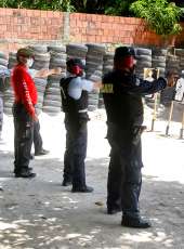 Alunos do CHO PM/BM participam de instrução de Tiro Policial Defensivo