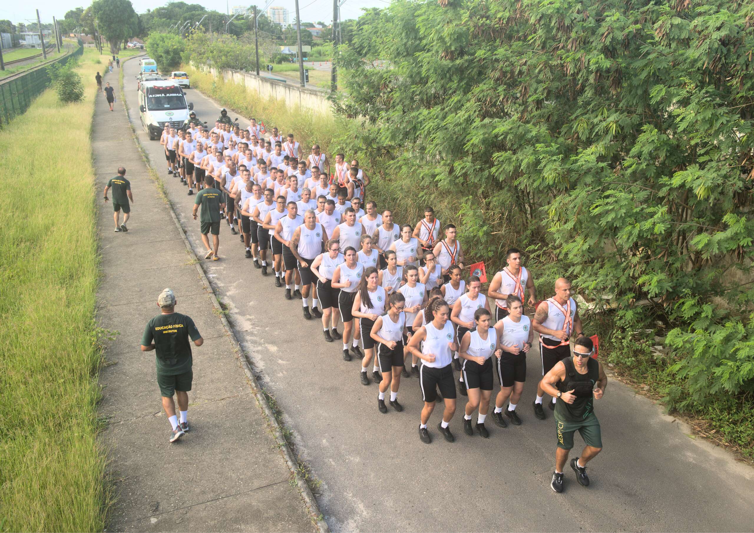 Aesp/CE promove corrida externa para fortalecer preparo físico de futuros delegados da Polícia Civil