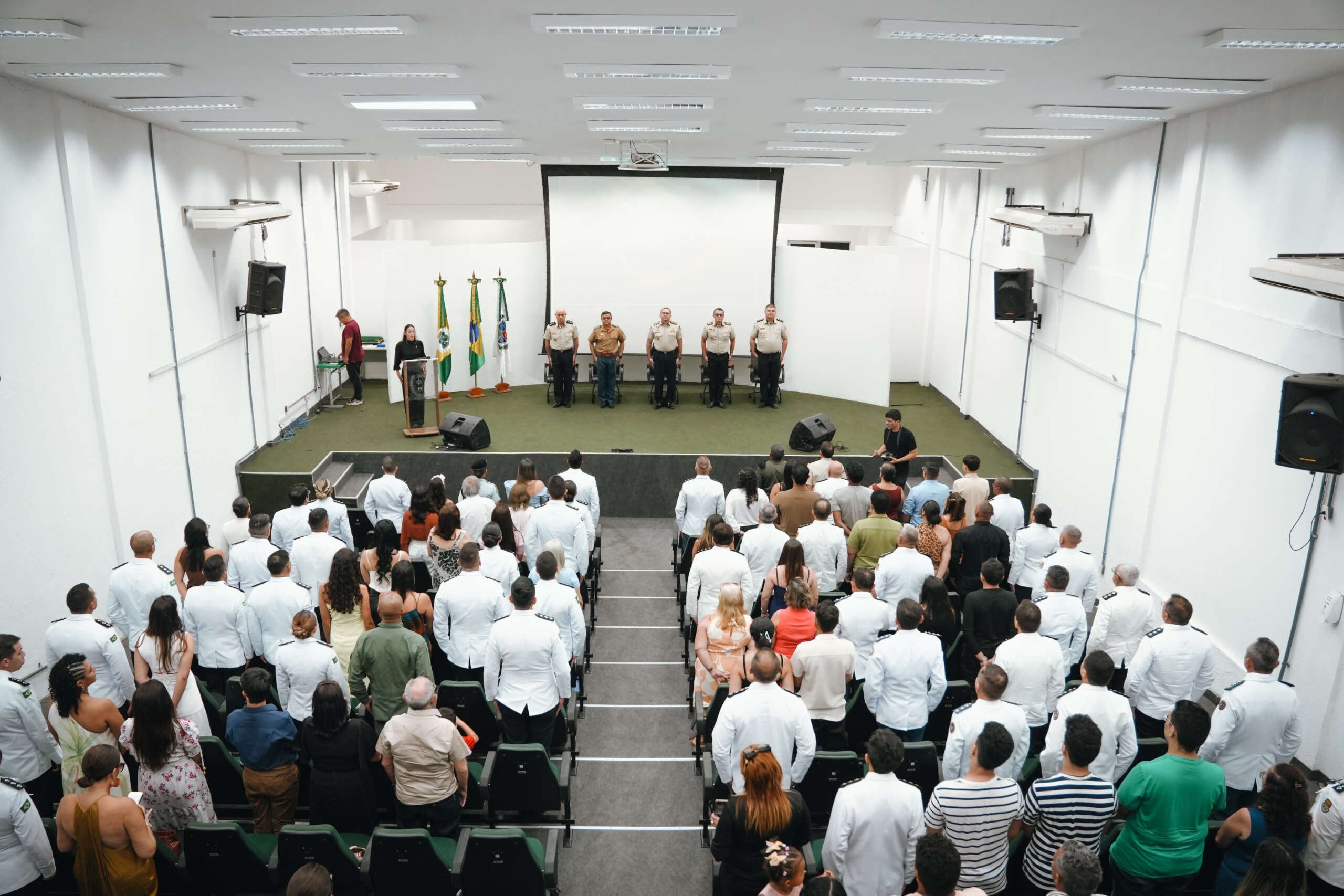 Aesp/CE conclui Cursos de Aperfeiçoamento de Oficiais da PMCE e do CBMCE